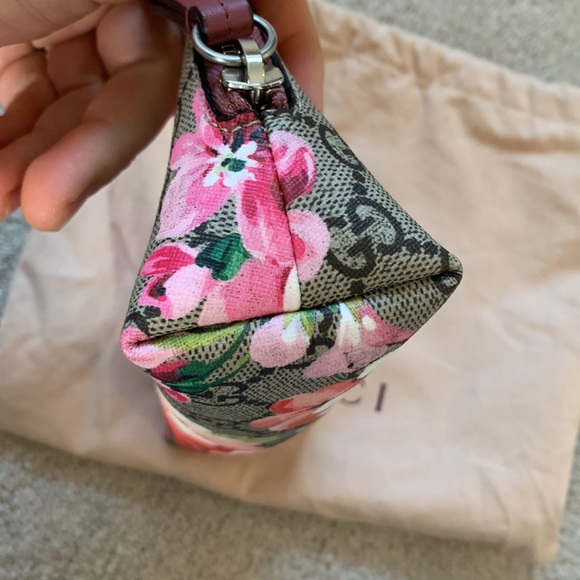 GUCCI Blooms Cosmetic Pouch - Picture 6 of 12